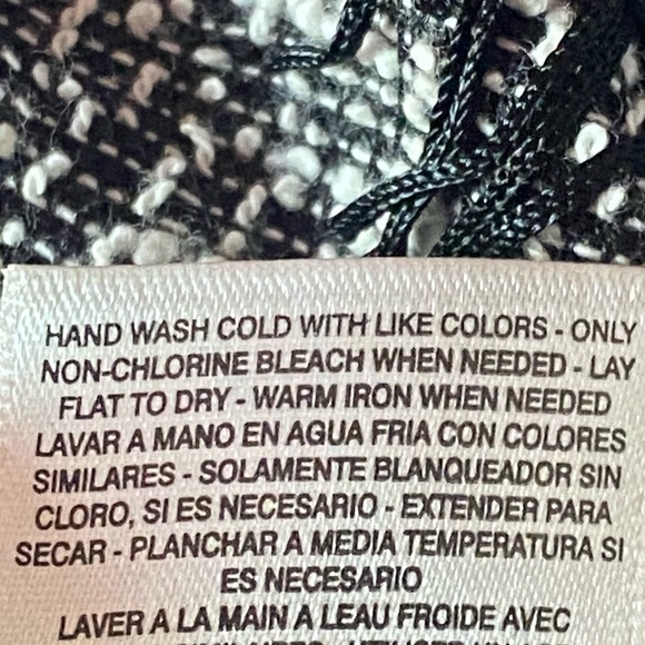 Jessica Simpson Isabeli Sleeveless Top - Picture 15 of 16